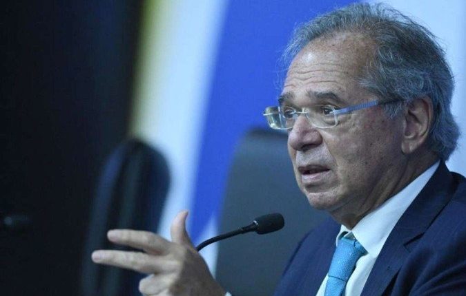 Guedes: reajustes salariais “não têm sentido”