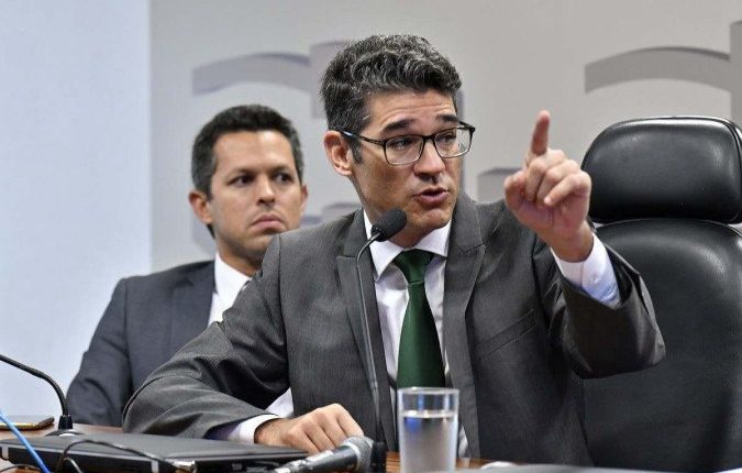 A polêmica em torno da reforma administrativa