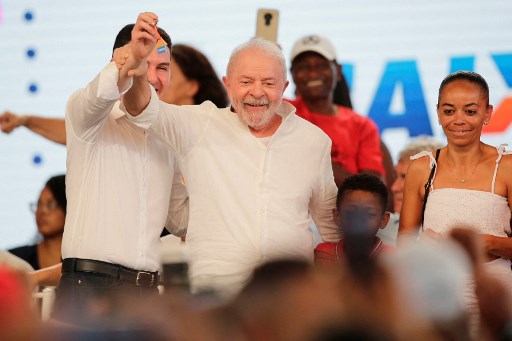 Ao estilo JK, Lula promete 40 anos em 4: “Obras não vão parar”