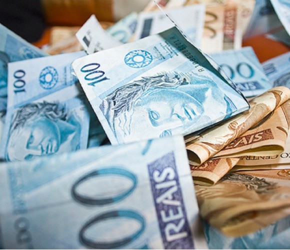 Governo libera R$ 1,95 bi a Estados e municípios para estimular exportações