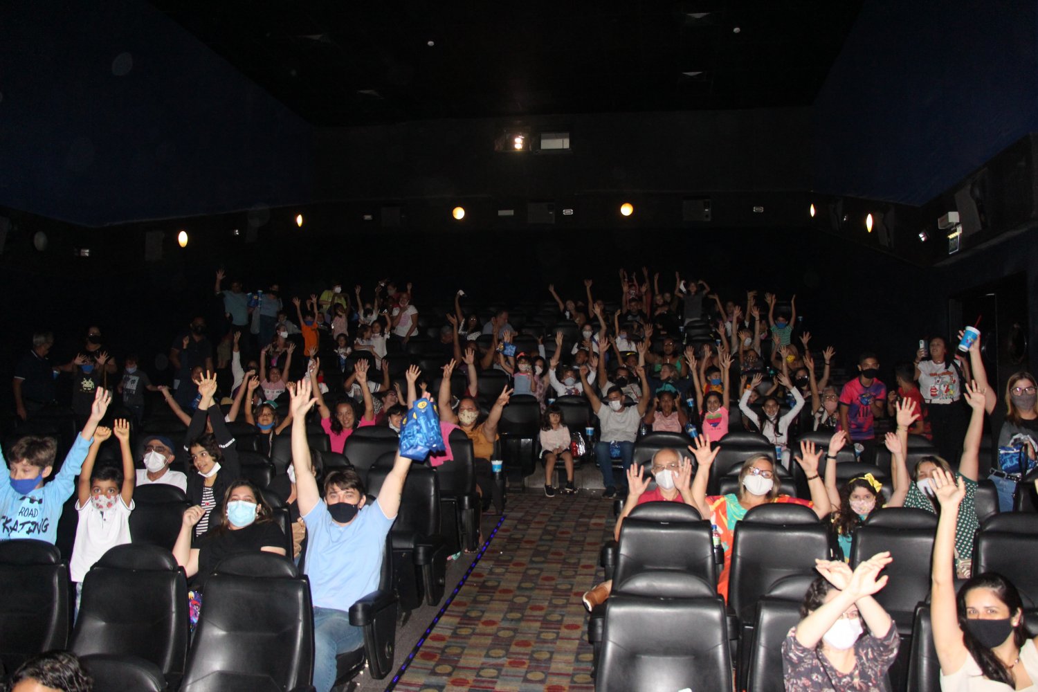 Dia das Crianças do Sindifisco reúne famílias no cinema
