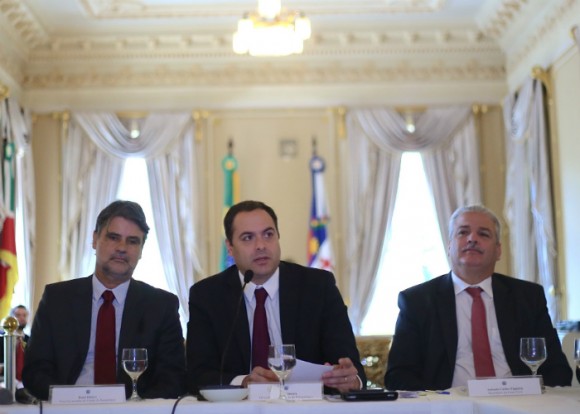 Governo do Estado antecipa salário e injeta R$ 1.7 bilhão na economia pernambucana em dezembro