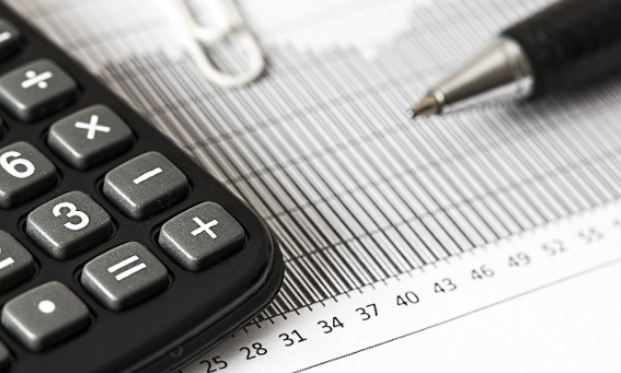 Risco fiscal e crise política afetam a retomada