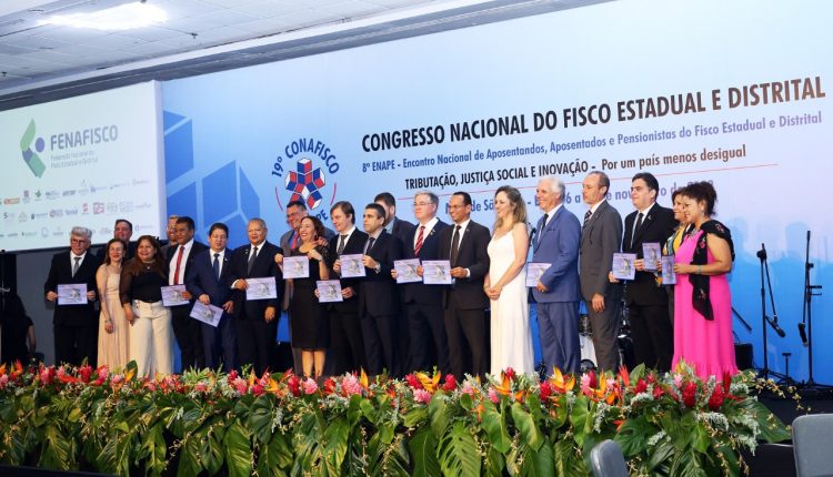 Diretoria Executiva e Conselho Fiscal recebem diploma de posse para o triênio 2023-2025