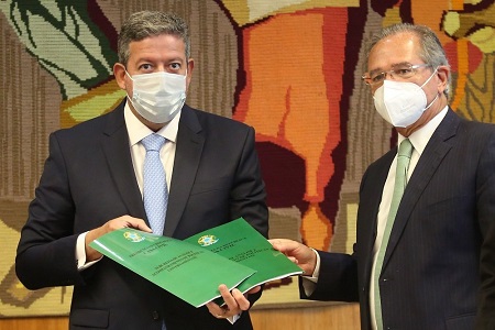 Guedes e Lira tentam convencer Pacheco a limitar tributação de estados sobre energia