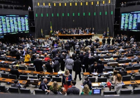 Votação do ajuste é adiada