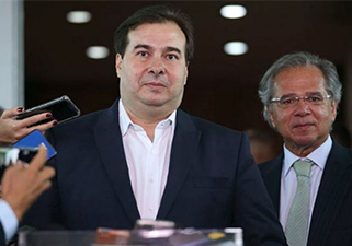 Governo quer cortar 25% dos salários dos servidores para garantir pagamento de juros