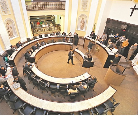 Cenários opostos