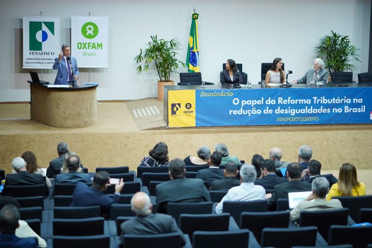 Parlamentares e especialistas defendem reforma tributária que corrija desigualdades