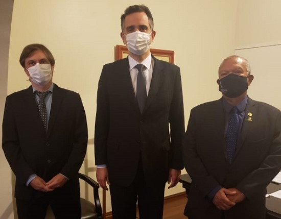 Fenafisco é recebida pelo presidente do Senado Federal