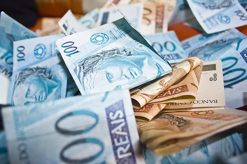 Governo propõe mínimo de R$ 779,79