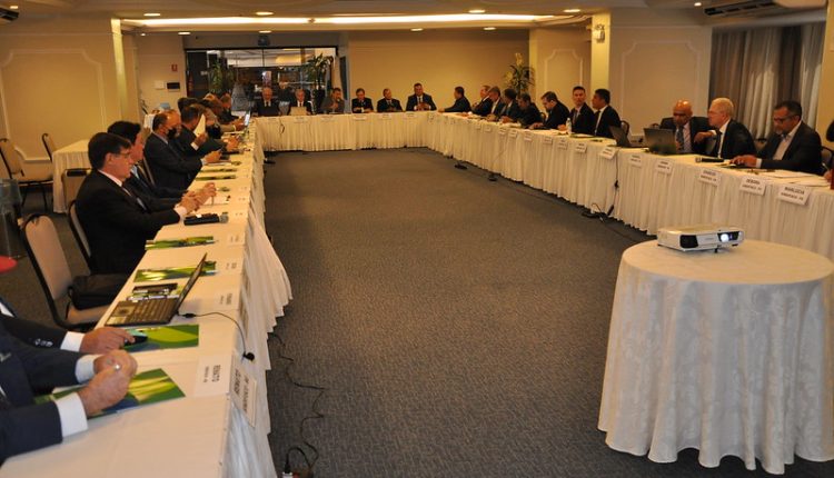CD Fenafisco aprova orçamento para 2024 e discute estratégias de trabalho parlamentar
