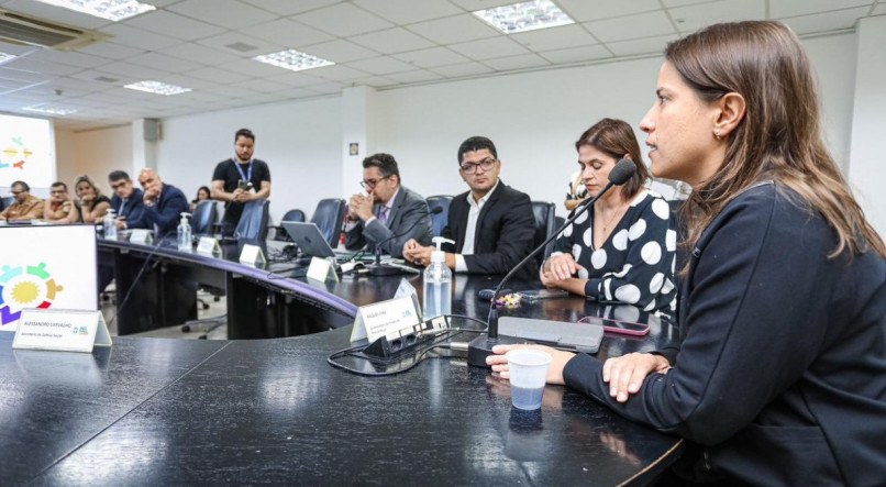 Raquel Lyra envia para a Alepe PL da extinção das faixas salariais com reajuste para militares