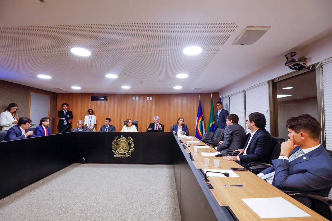 Secretário apresenta balanço de contas com ajuste fiscal e projeção de investimentos