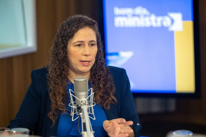 Meta de reajuste para o funcionalismo é de 19% até 2026, aponta ministra
