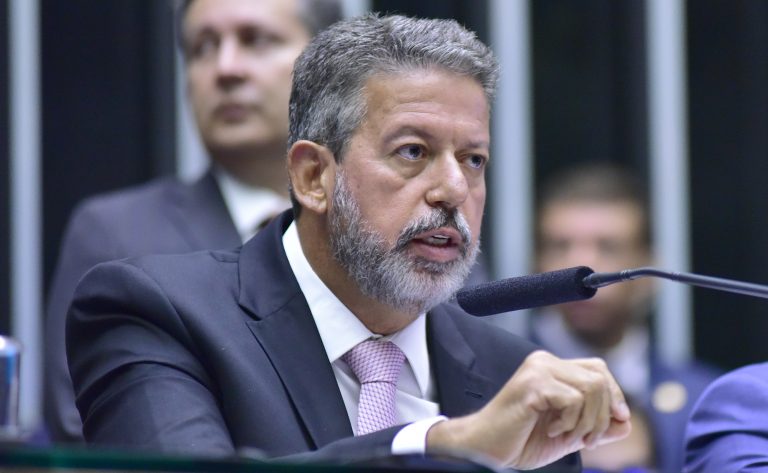 Indefinição sobre relatórias trava regulamentação da Reforma Tributária na Câmara