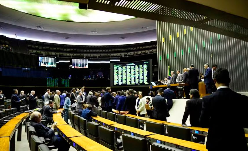 Câmara aprova urgência do projeto sobre corte de benefícios tributários
